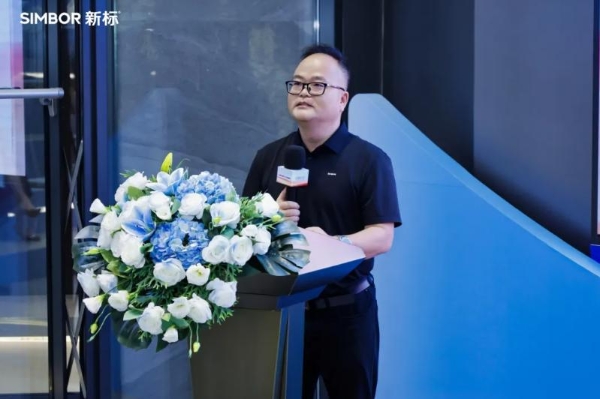 新标门窗父子同台，推全景幕墙窗破安全视野兼得难题