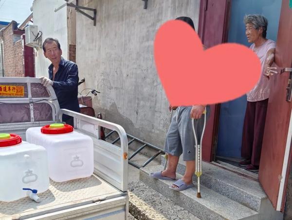 北京大兴安定镇：停水期间 他们选择“双向奔赴”