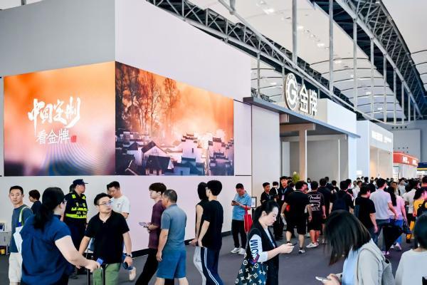 观展者感叹："最好的宋式美学产品，就在金牌家居展馆"