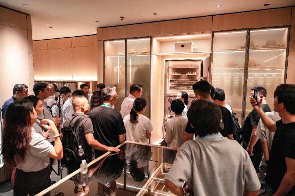广州建博会：玛格精品定制携创新之势，点燃行业新热潮