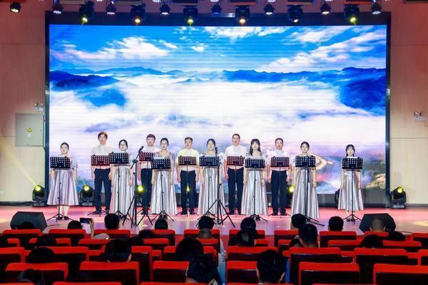 红色传承映初心 奋进力量谱新篇：北京大兴北臧村镇创新党课礼赞建党 104 周年