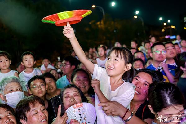 数字时尚精“采”绽放 小镇焕新“育”见未来 ——大兴区采育镇数字时尚小镇正式启动