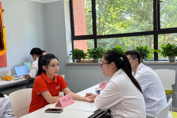 构筑“物业+康养”健康服务新生态，永升服务首个健康小屋上海依云湾亮相