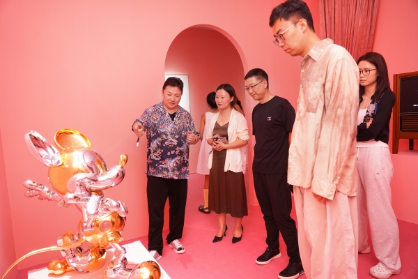 空山基中国西南首展登录成都！京基智农激活第二增长曲线