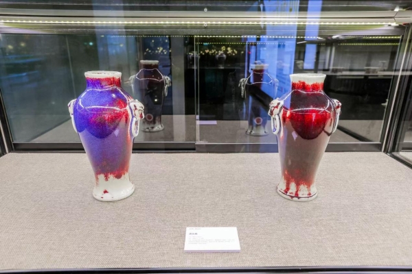 红色钧官窑精品展亮相深铁珑境，展期至10月底