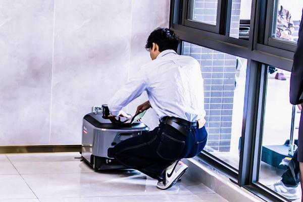 碧桂园服务清洁机器人加速落地，引领行业智能化转型