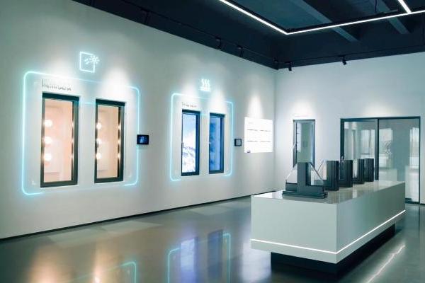 皇派门窗朱梦思做客新华网：以长期主义筑就高隔音门窗品质护城河