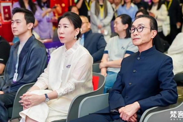 著名演员巩汉林签约成为梵客家装品牌推荐官