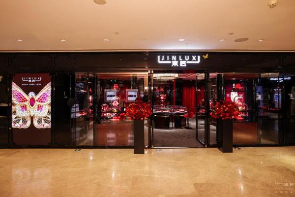 首店开业三天爆品售罄，本土高珠品牌展现强劲爆发力 