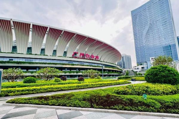 实力登榜TOP10！越秀服务斩获12项殊荣，彰显高质量发展实力