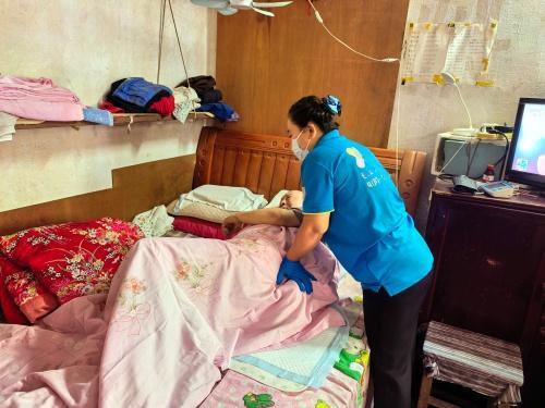 长护险“江阴模式”再探路：医保商保“双向奔赴” 向专业护理服务稳步转型 