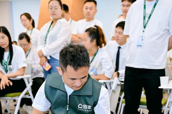 首批上海链家经纪人获急救技能认证超100家门店将配备急救包