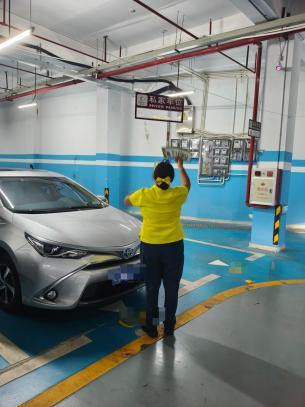 两个车位“消失”58个月，物业找到业主后第一句话却不是催费