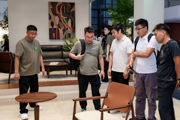 从产品到模式，曲美好木CIFF上海首秀给出实木赛道新答案