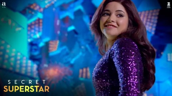 尹希娅的母亲对丈夫的家暴已习以为常,因为大字不识一个的她离开丈夫