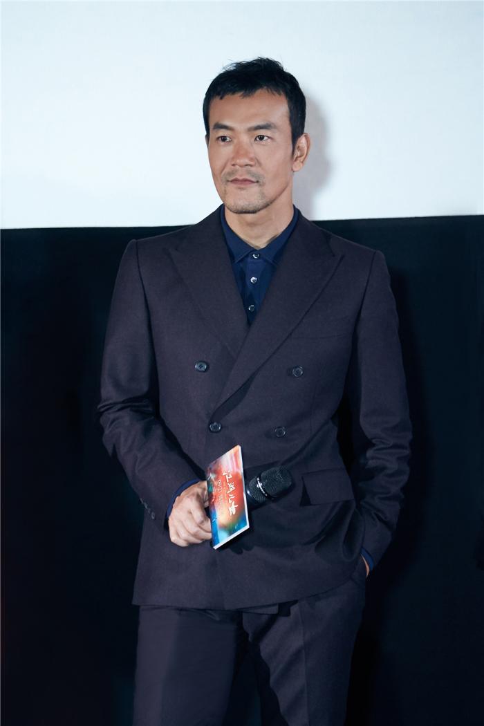 廖凡出席《江湖儿女》首映礼 携手观众共闯江湖_TOM明星
