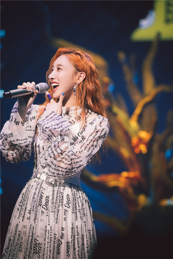 许靖韵加盟中国音乐公告牌首次打歌演绎事与愿违