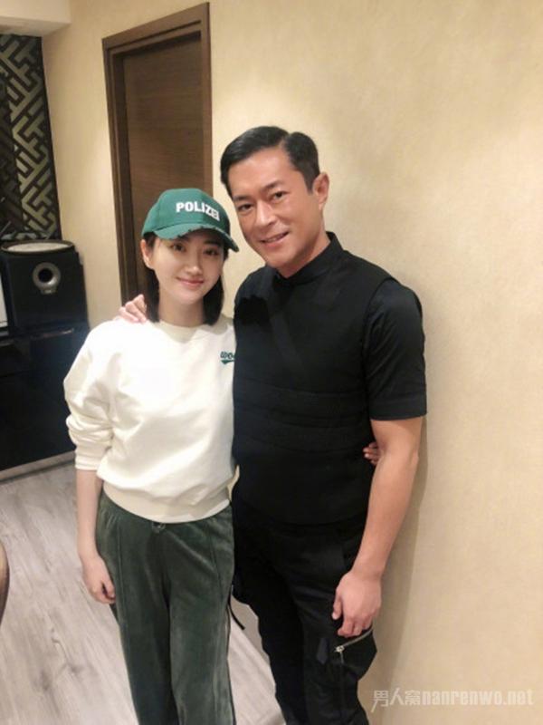 景甜回应擤鼻涕说了什么一个举动被网友赞真实可爱