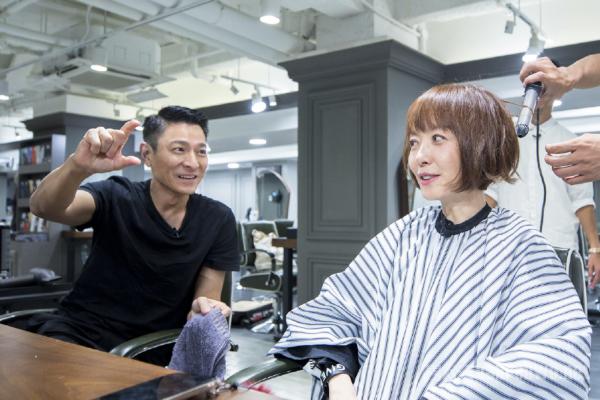 刘德华为鲁豫剪发花絮曝光刘德华为何给鲁豫剪发