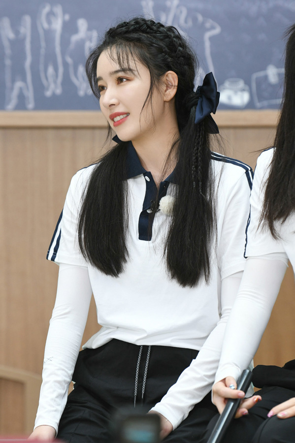 阚清子元气首秀《奔跑吧》 "游戏黑洞"反差萌无敌