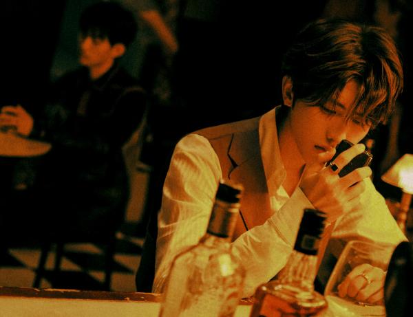 蔡徐坤新歌《爱与痛（outro）》治愈上线，专辑曲序编排有讲究_久之资讯_久之网