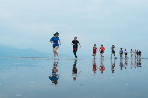 电影《顺子加油》定档10月21日 讲述张德顺的长跑人生