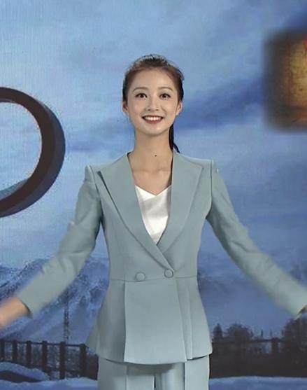 北京卫视官宣《档案》节目主持人冯琳 颜值很高还是中传学霸