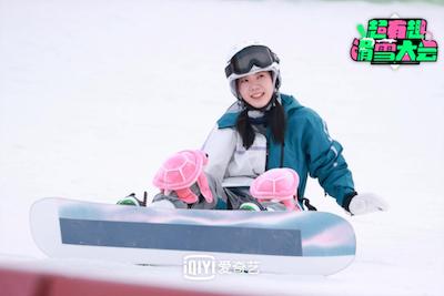 《超有趣滑雪大会》趣势不减 马頔杨笠滑雪处女秀引菜鸟共鸣
