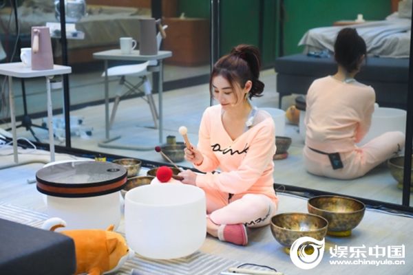 快手综艺《11点睡吧》揭秘明星“入睡能力”， 四期直播累计观看量超5.39亿1383.jpg