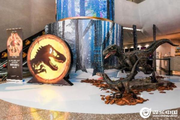 《侏罗纪世界3》中国首映礼成都举行 IMAX银幕身临其境重返恐龙世界