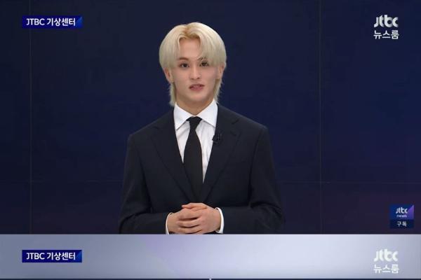 NCT成员MARK出演JTBC《NEWS ROOM》 从宣传新曲《Ay-Yo》到成功变身为天气预报精灵 吸引视线