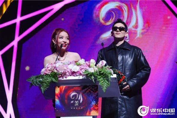 CMA全球华语榜中榜 种梦音乐D.M.G艺人GAI VaVa 艾热斩获三项大奖