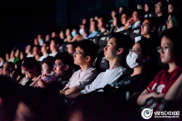 《奥本海默》成都首映盛大举办好评如潮 诺兰刷新实拍技术精湛叙事呈献非凡观感
