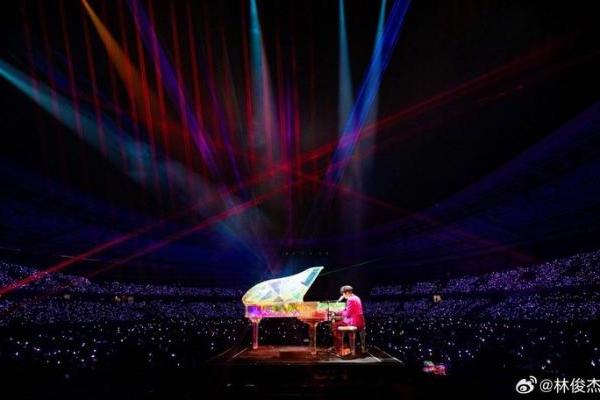 JJ林俊杰携JJ20武汉开唱 一连两晚累计超七万歌迷齐聚