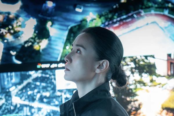 张艺谋春节档新作《惊蛰无声》曝“间谍在身边”特别视频