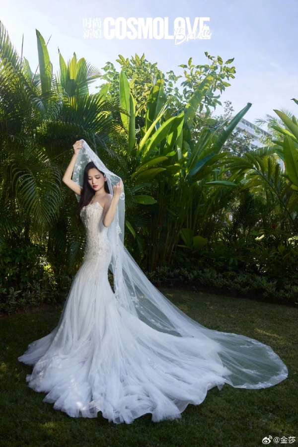 从全网嘲到全网哭！金莎孙丞潇婚纱照太好嗑