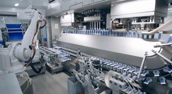 跳出价格战泥潭：云南白药以“价值吸引”锚定增长