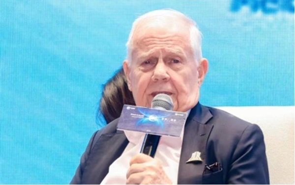 2026全球AI康养产业高峰论坛圆满举办 吉姆·罗杰斯领衔众企业家出席