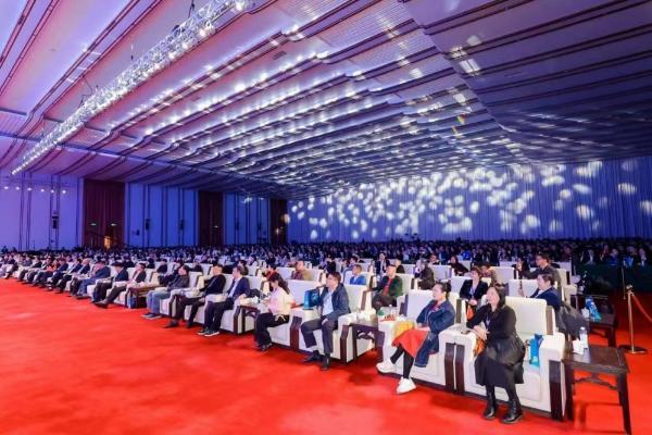 2026全球AI康养产业高峰论坛圆满举办 吉姆·罗杰斯领衔众企业家出席