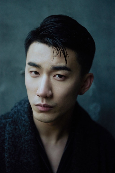 笑看英雄不等闲"将张若昀,陈道明,辛芷蕾,李燊等演员的定妆照逐一释出