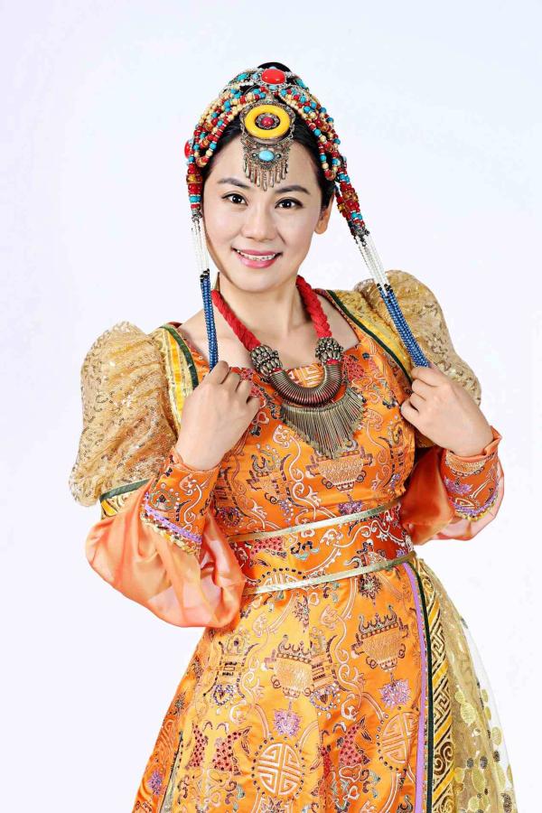 东方红艳赵真携手奉献爱心唱响人民大会堂