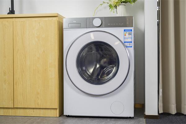 TCL超级筒洗衣机以1.2的洗净比，告别越洗越脏！