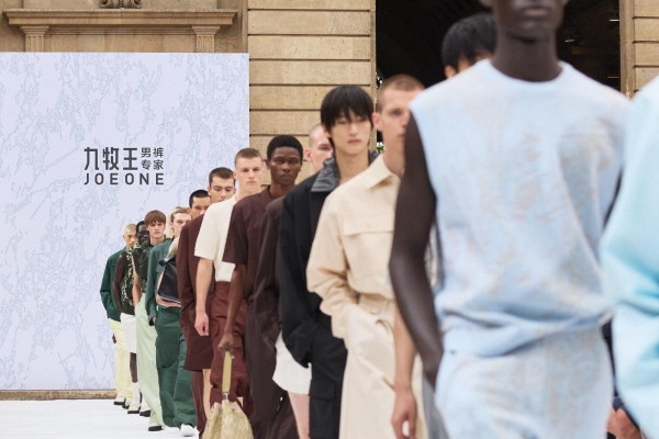 九牧王巴黎时装周鲲鹏大秀,乘东方美学之风,让世界见证中国品牌力量