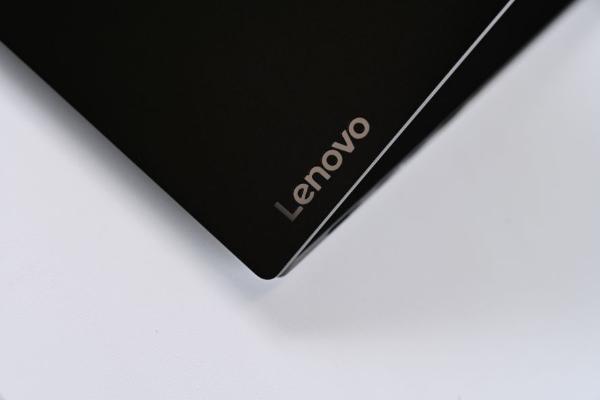 ThinkPad E14 2025评测：硬盘换上长江存储PC411，性能续航双提升