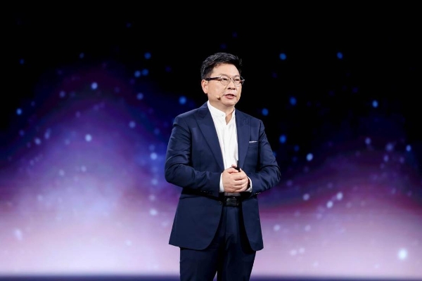 问鼎30万+新能源轿车销量榜后 享界LOGO焕新并剧透全新旅行车
