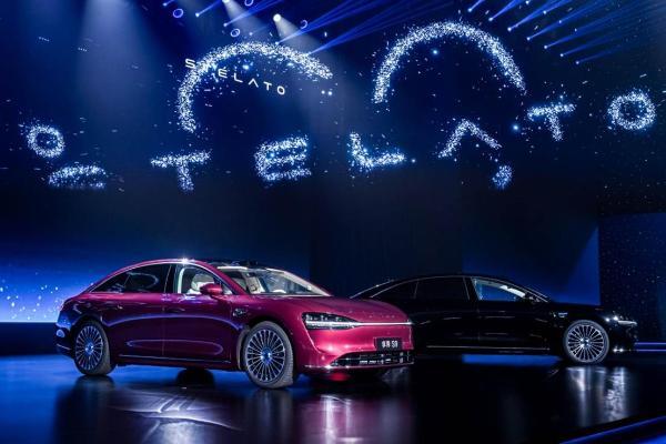 问鼎30万+新能源轿车销量榜后 享界LOGO焕新并剧透全新旅行车
