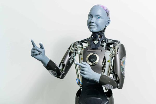 人形机器人为何进展缓慢？伯克利专家：因为数据量差了10万年