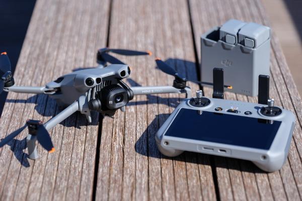 大疆DJI Mini 5 Pro评测：1英寸底+主动避障，无人机中的六边形战士