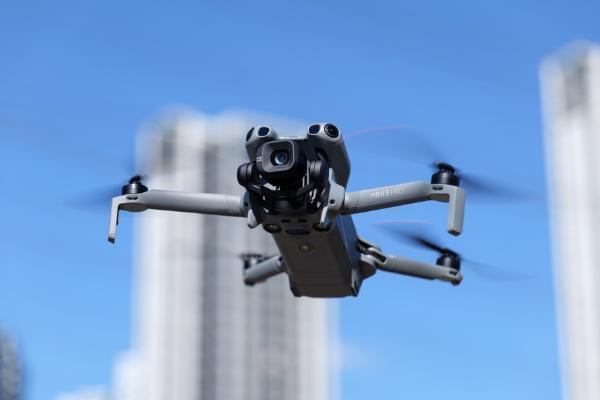 大疆DJI Mini 5 Pro评测：1英寸底+主动避障，无人机中的六边形战士