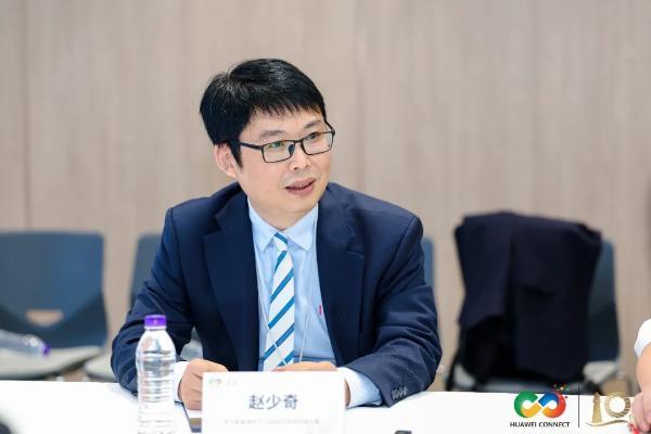 华为以Wi-Fi + X拓宽产业界限，以全域安全构筑立体防护，奔向AI园区新世界